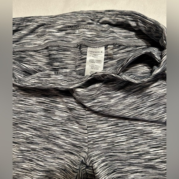 Danskin black/white leggings. Sz (12-14) - Picture 3 of 6